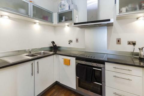 1 bedroom flat to rent, South Quay Square, London E14