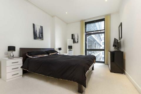 1 bedroom flat to rent, South Quay Square, London E14