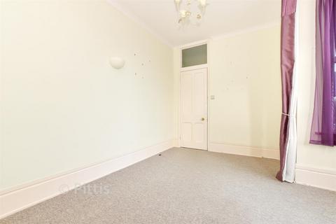 2 bedroom flat for sale, Beachfield Road, Sandown, Isle of Wight