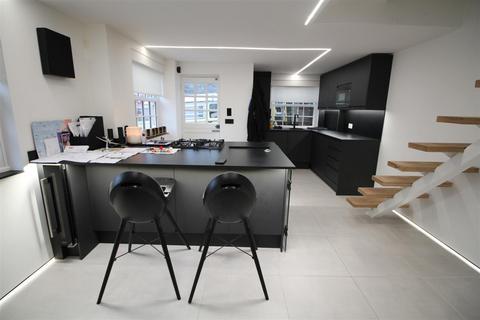3 bedroom semi-detached house for sale, New Road, Elstree, Borehamwood