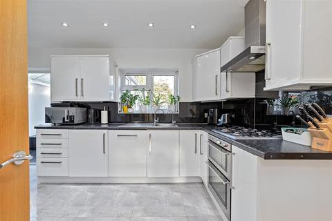 undefined, Birchwood Way, Park Street, St. Albans