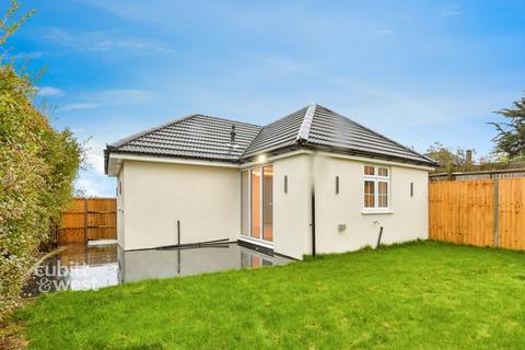 undefined, Sundale Avenue South Croydon CR2