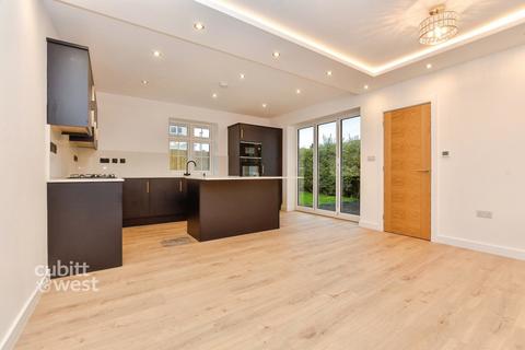 undefined, Sundale Avenue South Croydon CR2