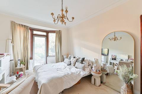 4 bedroom terraced house for sale, Bracken Avenue, Nightingale Triangle, London, SW12