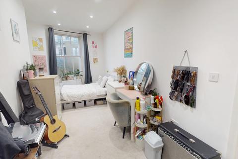 2 bedroom flat to rent, Brunswick Place, Hove, BN3