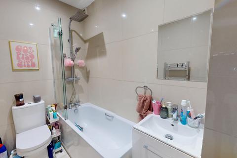 2 bedroom flat to rent, Brunswick Place, Hove, BN3