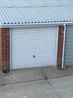 Garage to rent, Princes Road, BH22