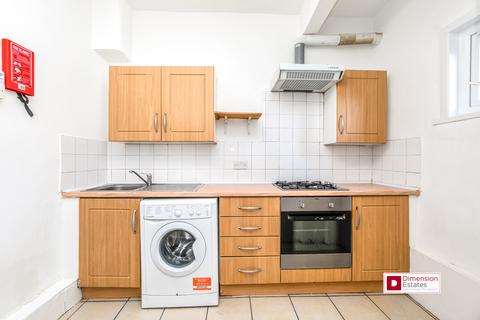 5 bedroom terraced house to rent, Kitchener Road, Tottenham, North london, N17