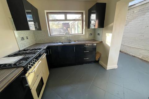 3 bedroom semi-detached house for sale, 35 Middle Acre Road, Quinton, B32 3AP