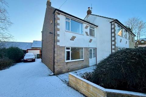 3 bedroom townhouse for sale, Charnwood Grove, Eccleshill, Bradford