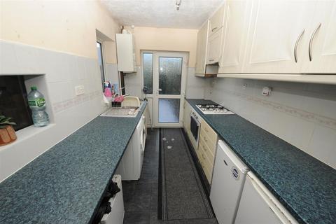 3 bedroom townhouse for sale, Charnwood Grove, Eccleshill, Bradford