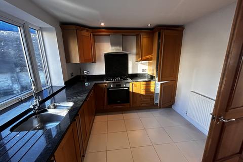 3 bedroom apartment to rent, Cliff Road, Plymouth PL1