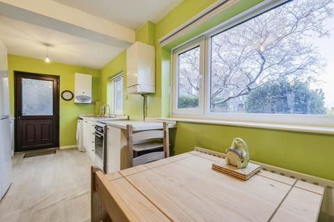 4 bedroom end of terrace house for sale, Queensway, Yeadon, Leeds, West Yorkshire, LS19