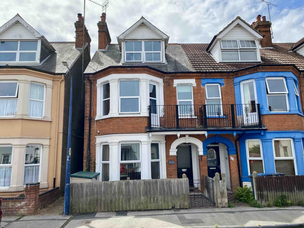 4 Bedroom Maisonette For Sale