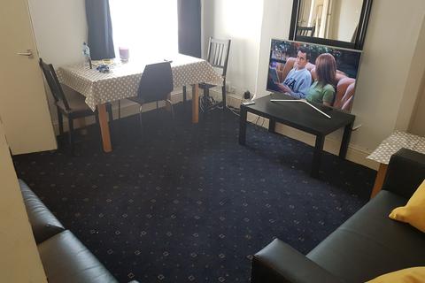 5 bedroom terraced house to rent, Nottingham NG7