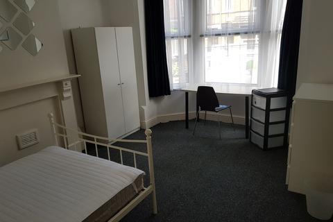5 bedroom terraced house to rent, Nottingham NG7