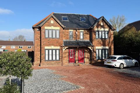 5 bedroom semi-detached house to rent, Forest Road, Binfield, RG42