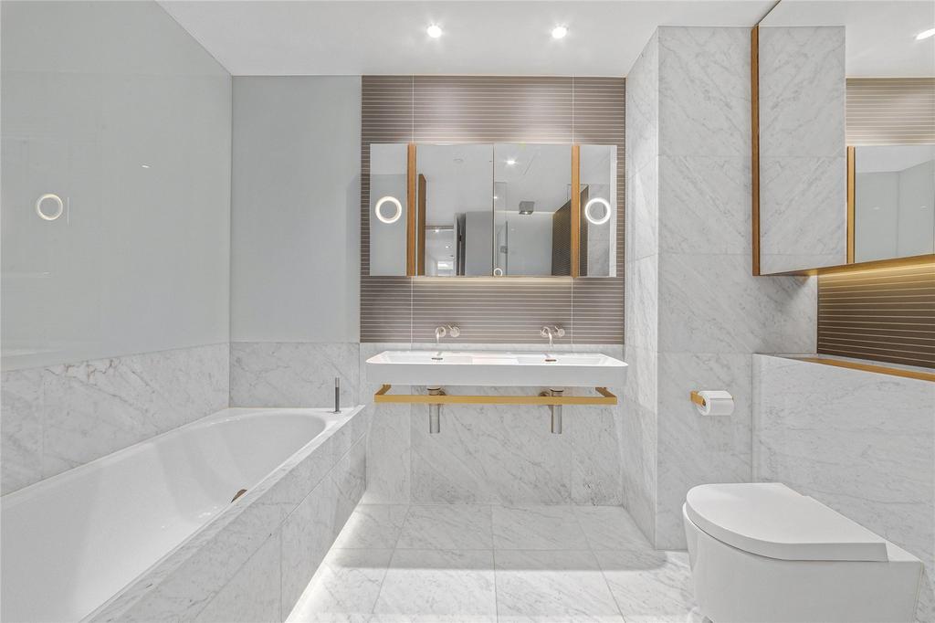 Principal Bathroom