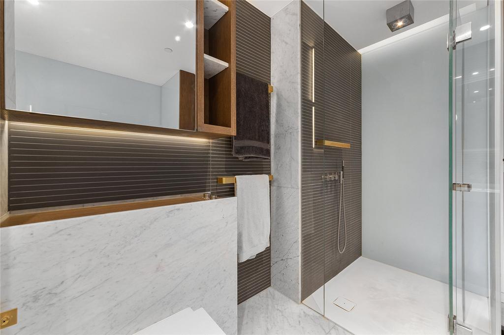 Principal Bathroom