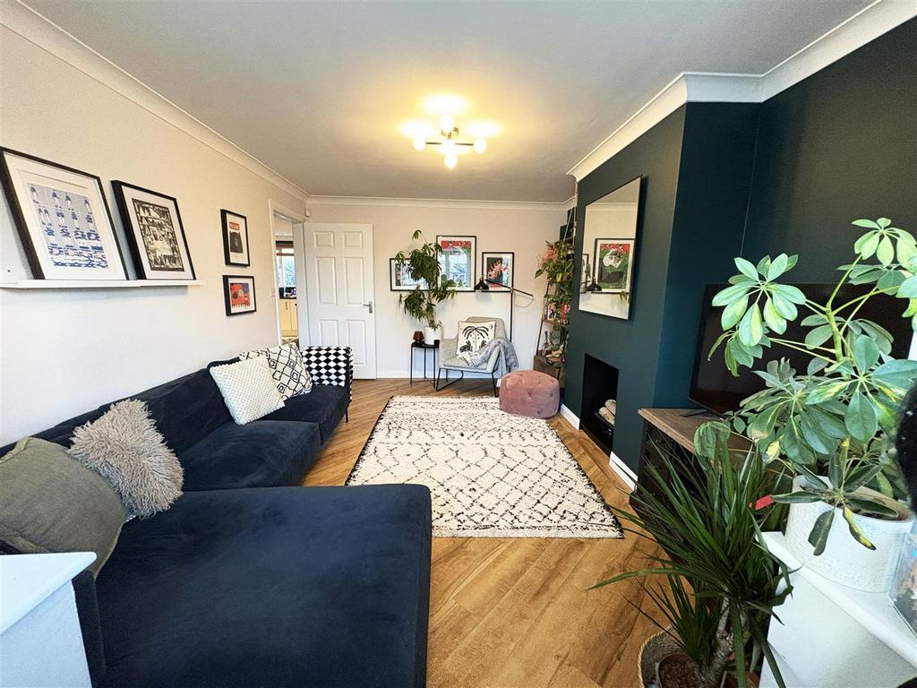 Living Room 2.jpg
