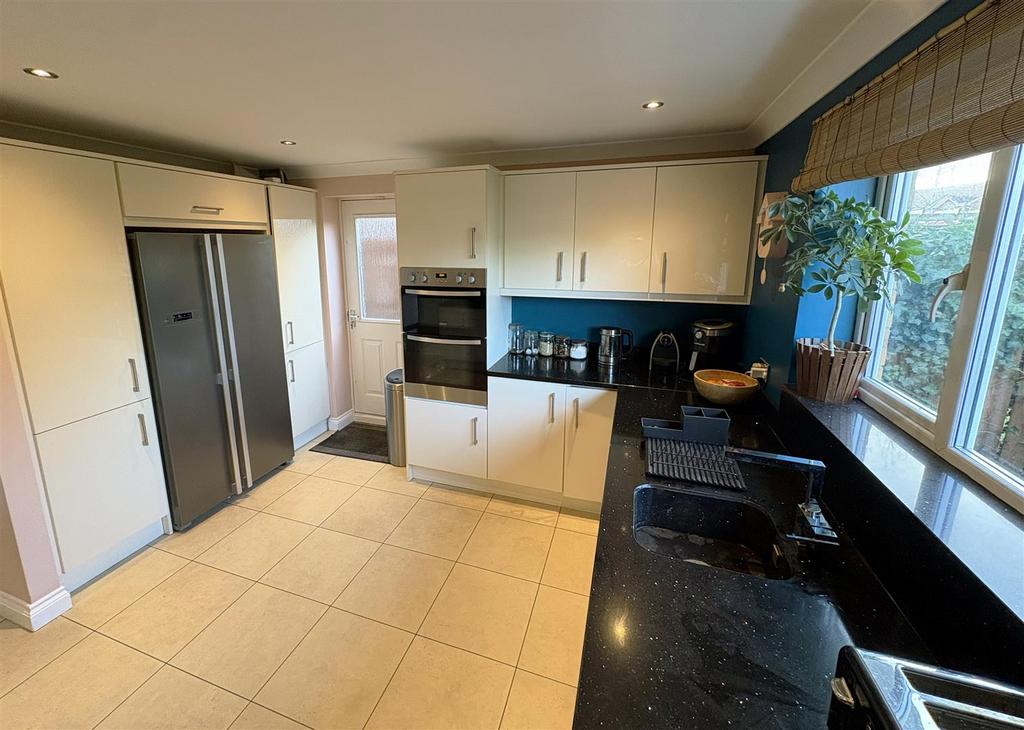 Kitchen-3.jpg