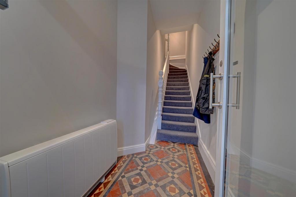 41a Worcester Rd (22