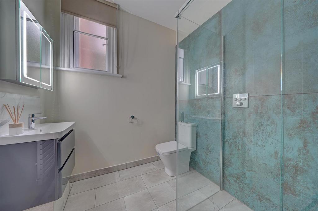 41a Worcester Rd (21