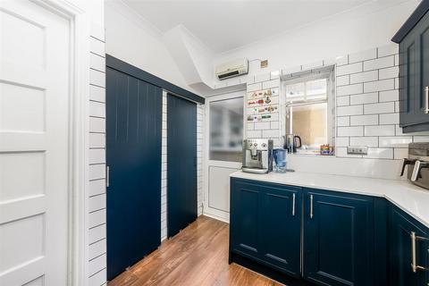 undefined, Haydn Avenue, Purley CR8