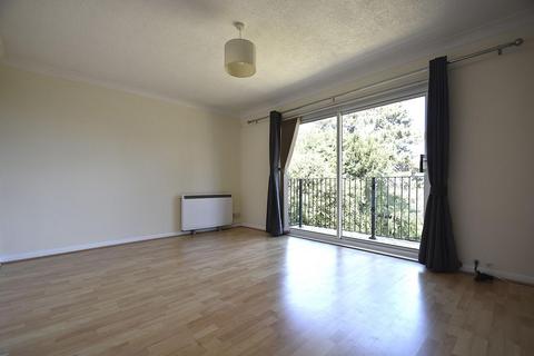 2 bedroom flat to rent, 74 Victoria Avenue, Shanklin