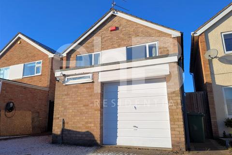 3 bedroom detached house to rent, Cornwall Close Warwick
