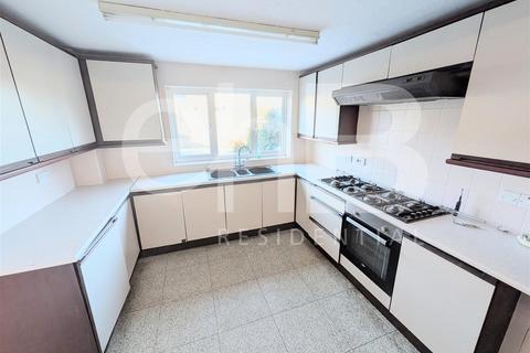 3 bedroom detached house to rent, Cornwall Close Warwick