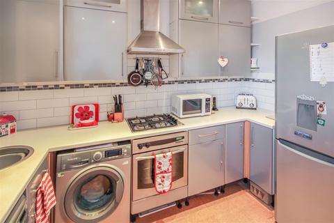 2 bedroom flat for sale, Old London Road, Patcham, Brighton