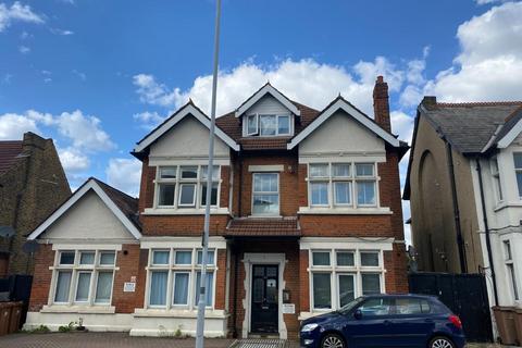 1 bedroom flat to rent, Carshalton Road, Sutton