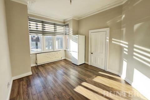 1 bedroom flat to rent, Carshalton Road, Sutton