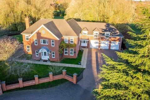5 bedroom detached house to rent, Belfry Lane, Northampton NN4
