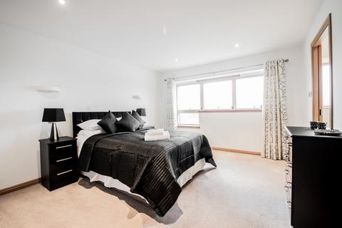 3 bedroom flat to rent, Polmuir Road, Garthdee, Aberdeen, AB11
