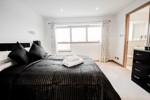 3 bedroom flat to rent, Polmuir Road, Garthdee, Aberdeen, AB11
