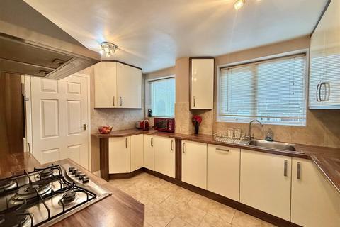 3 bedroom semi-detached house for sale, Hillbrow Crescent, Halesowen