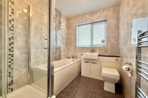 3 bedroom semi-detached house for sale, Hillbrow Crescent, Halesowen