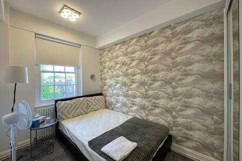 3 bedroom flat to rent, 145 Fulham Road, London SW3