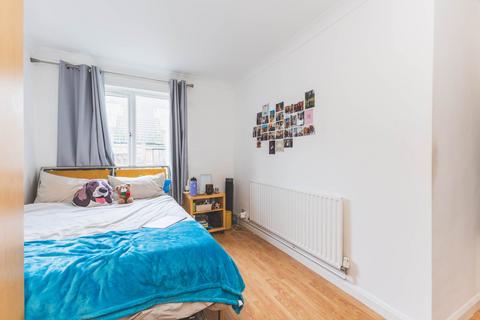 3 bedroom terraced house for sale, McCall Close, Stockwell