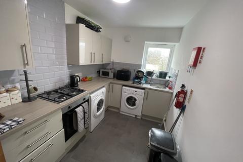 3 bedroom house to rent, St Michaels Court, Pontypridd CF37