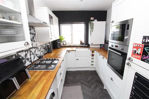 3 bedroom semi-detached house for sale, Kingsway, Wrose, Bradford