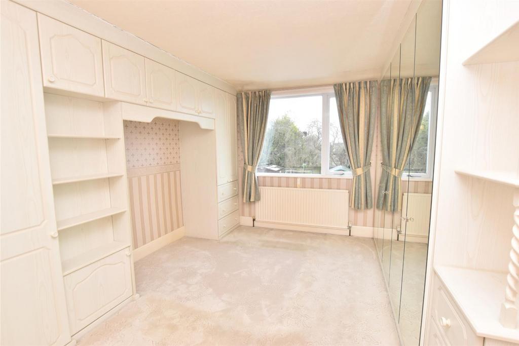 Bedroom 2 (rear)