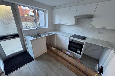 2 bedroom flat to rent, Christchurch Road, Bournemouth, BH7