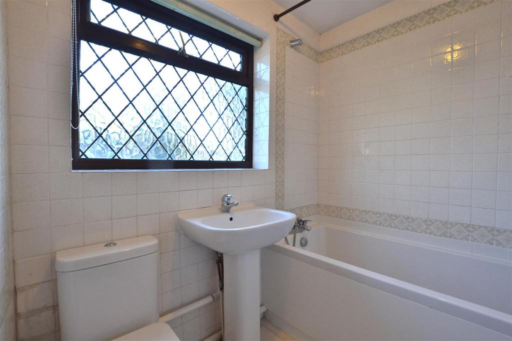 Family Bathroom.JPG