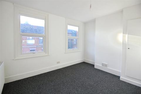 3 bedroom terraced house for sale, Essex Street, Reading RG2