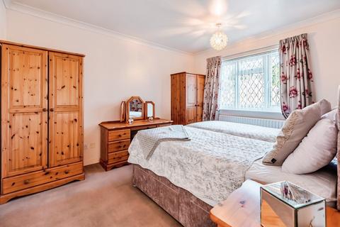 2 bedroom detached bungalow for sale, De La Bere Crescent, Burbage
