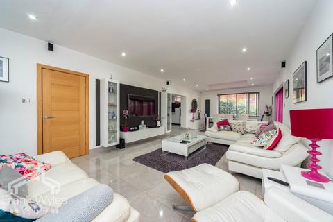 4 bedroom detached house for sale, Clifton Drive, Blackpool, Lancashire