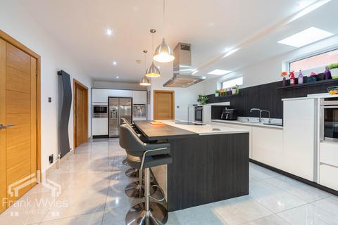 4 bedroom detached house for sale, Clifton Drive, Blackpool, Lancashire